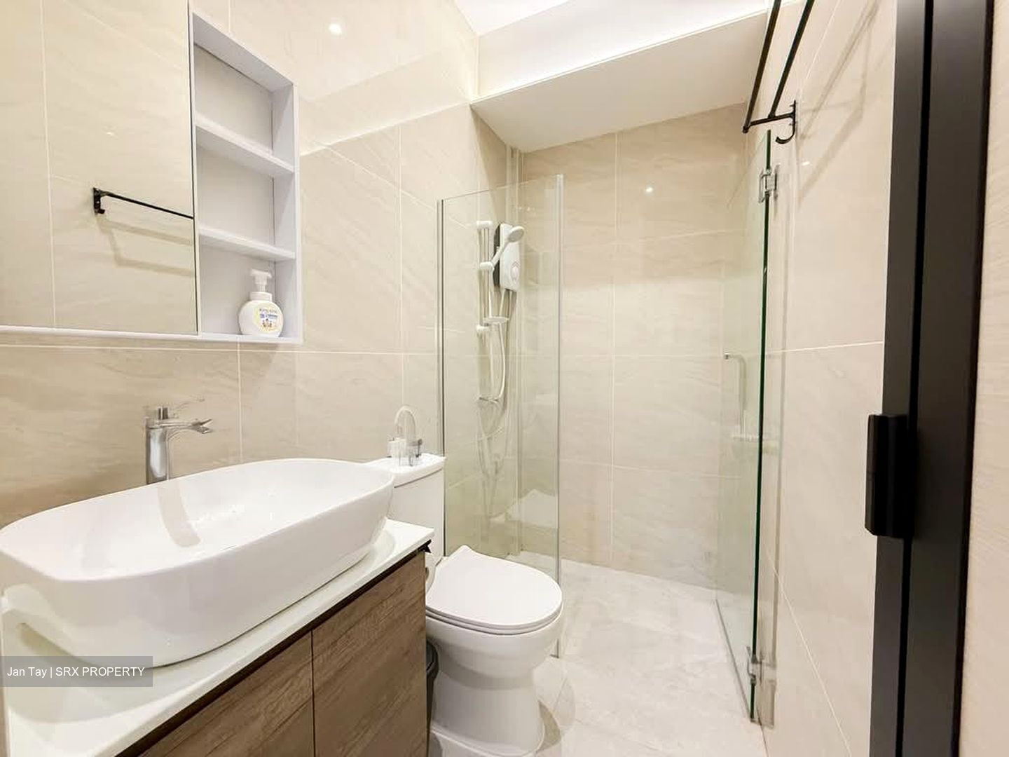 East Coast Road (D15), Apartment #564052121
